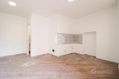 3 LOCALI A CORMANO