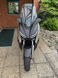 Yamaha Xmax 300