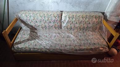 Divano/letto in legno
