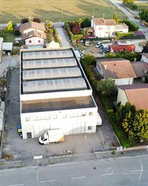 Capannone con celle frigorifere