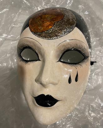 Maschera veneziana volto femminile con lacrima