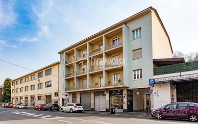 LOCALE COMMERCIALE IN PUNTO STRATEGICO