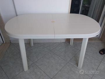 tavolo estendibile con porto ombrellone