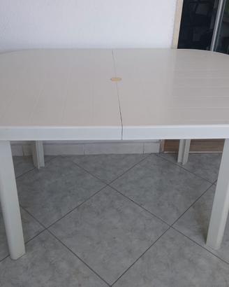 tavolo estendibile con porto ombrellone