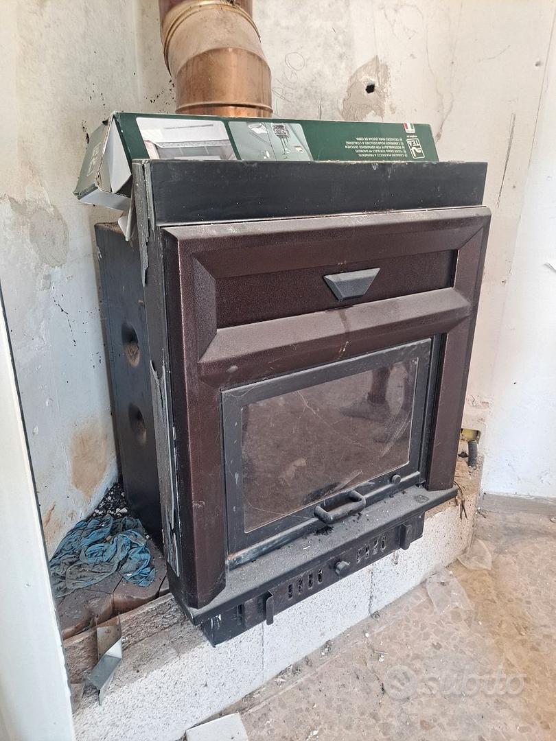 Termocamino a Legna - Arredamento e Casalinghi In vendita a Taranto