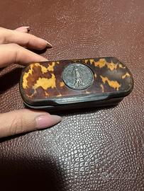 Scatola depica con medagli