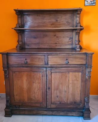 cassettone con piattaia 