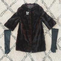 Pelliccia di visone e guanti in pelle