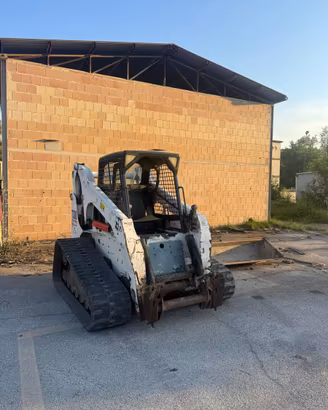 Minipala cingolata Bobcat T300