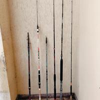 canne da pesca dalla barca