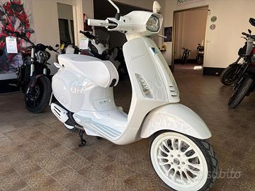 vespa 125 sprint JUSTIN BIEBER!!