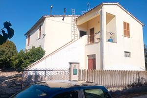 Casolare di campagna con terreno