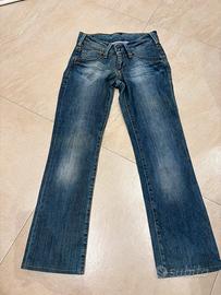Lee bootcut blu lavato con dettagli lilla