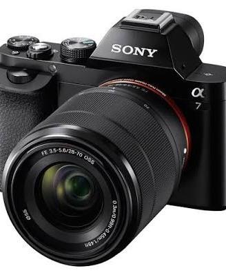 Macchina fotografica Sony M3 con obiettivo 24-70