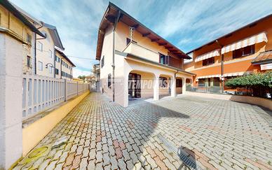 Centro Caselle: villa indipendente su tre lati con