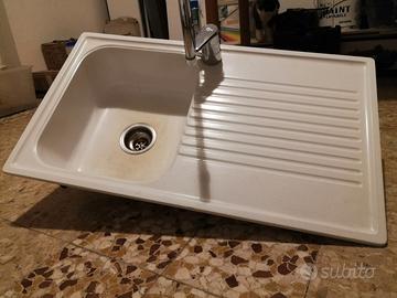 Lavandino cucina bianca