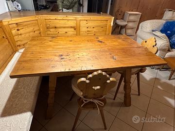 Tavolo e sedie massello