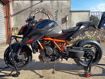 KTM Superduke 1290 R 2021