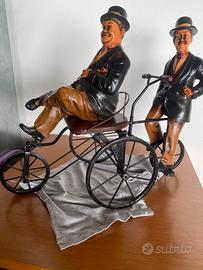 Stanlio e Ollio in bicicletta