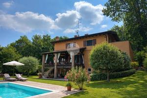 VILLA SINGOLA A DESENZANO DEL GARDA