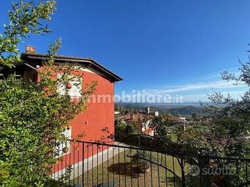 Rustico / Casale di 210 m² con più di 5 locali a M