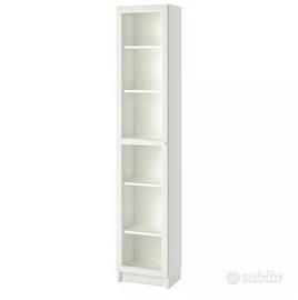 Libreria con anta di vetro Billy Oxberg di Ikea