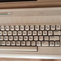 Lotto 2 Commodore: 1 C64 e un C16 + accessori