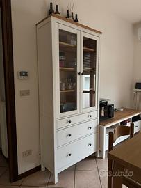 Mobile vetrina ikea hemnes