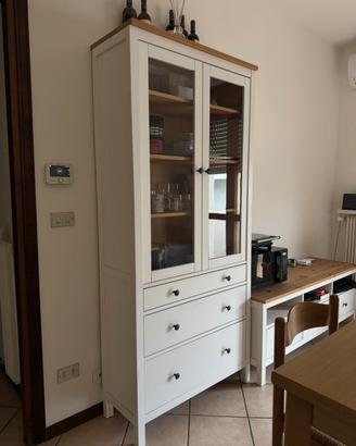 Mobile vetrina ikea hemnes