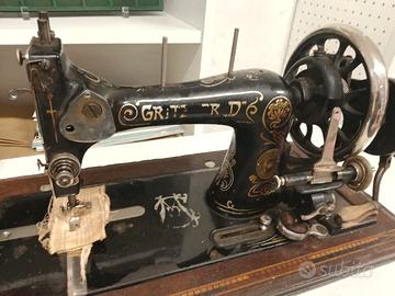 Macchina da cucire Gritzner antica a manovella