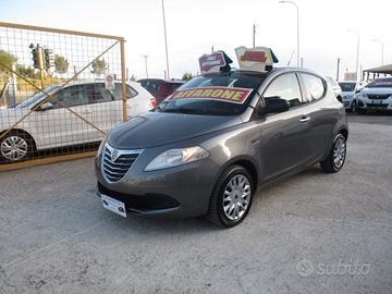 Lancia Ypsilon 1.2 69 CV MOLTO BELLA 2012