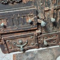 Fronte antica cucina
