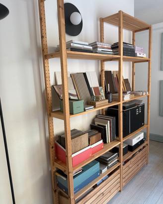 Scaffalatura in legno massello IKEA IVAR