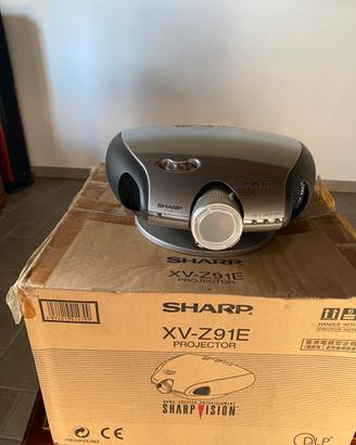 VIDEOPROIETTORE SHARP XV-Z91E piu telo