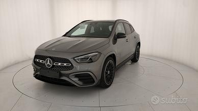 MERCEDES-BENZ GLA 200 d automatic