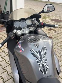 Triumph sprint st 1050