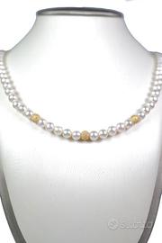 Girocollo con perle e sferette in oro