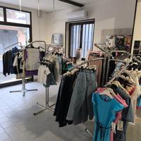 Arredamento negozio abbigliamento