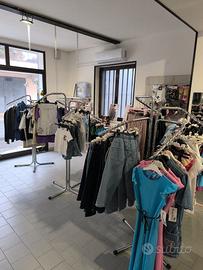Arredamento negozio abbigliamento