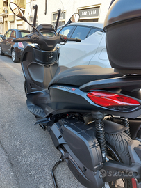 Beverly 400s scooter