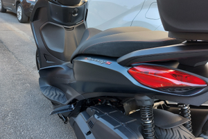 Beverly 400s scooter