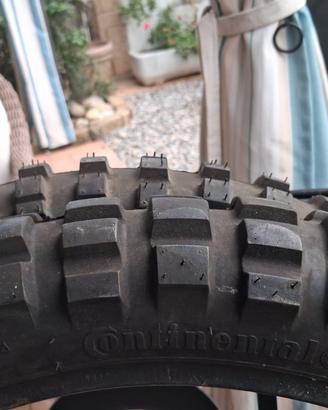 2 PEZZI-PNEUMATICI ENDURO USATI POCHISSIMO € 50