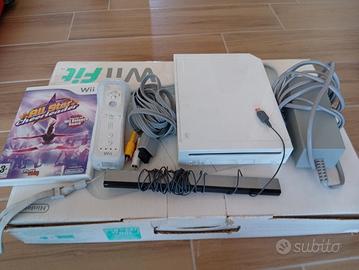 console e pedana Wii fit