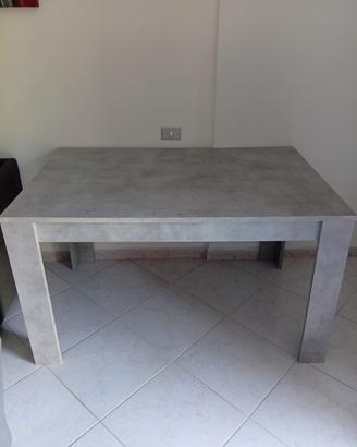 tavolo allungabile + 4 sedie