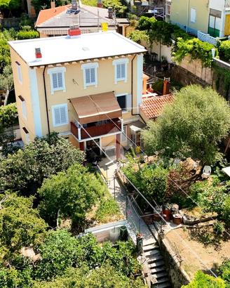 VILLA SINGOLA A TRIESTE