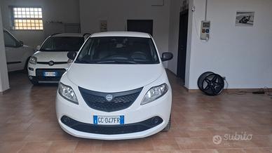SPLENDIDA Lancia Ypsilon Hybrid