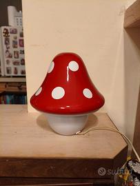 Lampada a forma di fungo nuova