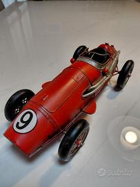 Auto da corsa Vintage in metallo