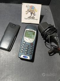Telefono Nokia 6210 con 2 batterie caricabatteria