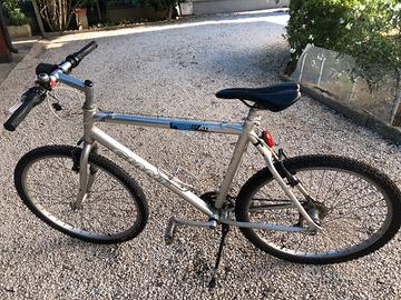 montanbik Brand GIANT superleggera